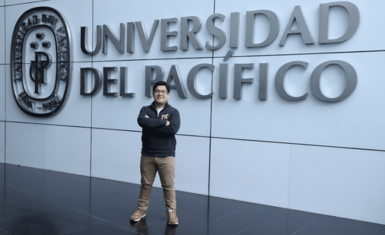 Orgullo UP: Daniel Chávez es reconocido en el EMFSS academic award