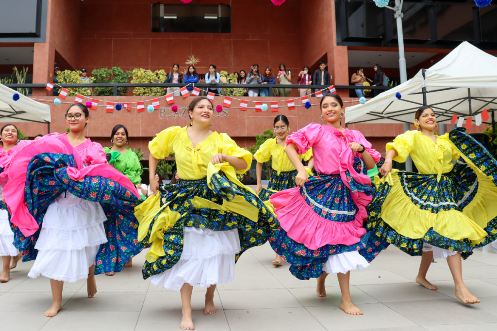 Grupos artísticos UP