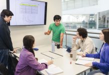 ¿Cómo formarse como economista global desde Perú? Carrera Economía